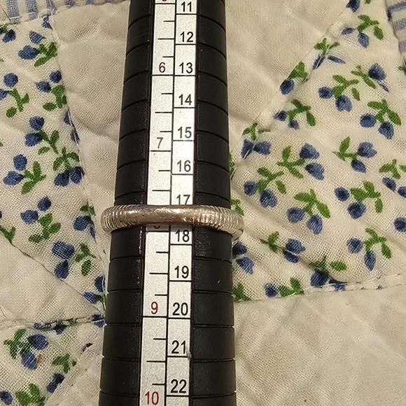 Sterling Silver .925 Eye-Inspired Ring With Blue and Clear Gemstones Size 8 - Picture 6 of 6